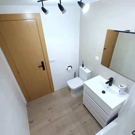 Prendisole Con Piscina Y Terraza